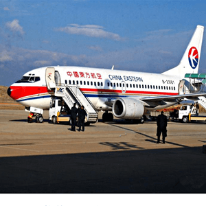 凤凰机场快递航空快运业稳步发展的原因是什么？